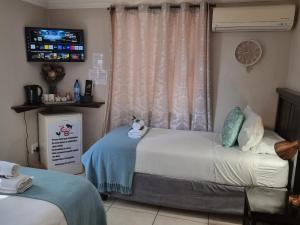 Cock & Bull Restaurant - Pub - Accommodation