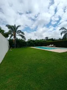 Casa de 2 pisos, Zona Aeropuerto, 3 dormitorios - El Aibal