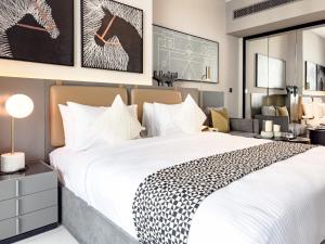 Select Stay-Studio in MAG 318 - Minutes to Dubai Mall