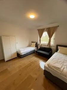 Ruhig gelegene Unterkünfte im Norden - Viel Platz für Gruppen und Monteure - Timmaspe