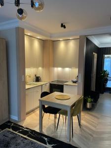 Golden MOOD City Apartment