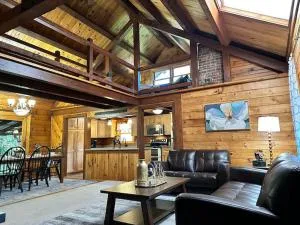 Forest Tree Log Cabin - Highspire