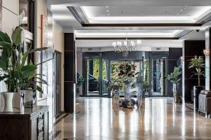 VILNIUS PARK PLAZA HOTEL, Restaurant & Terrace, Panorama Bar, Conference & Banquet Center