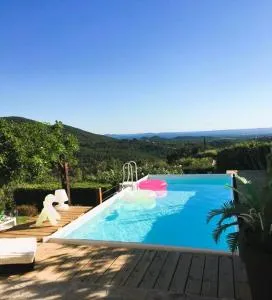 Villa Cosy pour 6 personnes avec piscine privée et vue panoramique sur les îles et les collines à La Londe les Maures - 科洛布里埃