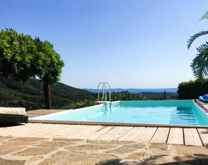 Villa Cosy pour 6 personnes avec piscine privée et vue panoramique sur les îles et les collines à La Londe les Maures
