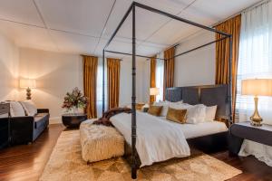 Doctor Sax House - 4hvězdičkové hotely ve městě Lenox