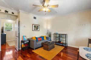 Wine-Dine-Sunshine Cozy Flat in The Heart of DTSP
