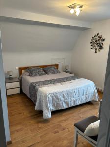 B&B / Chambres d'hotes La Roseraie : photos des chambres