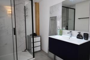 Appartements Residence de charme T3 avec piscine et acces plage : photos des chambres