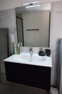 Appartements Residence de charme T3 avec piscine et acces plage : photos des chambres