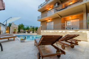 MY DALMATIA - Penthouse Apartment Zadar with shared pool