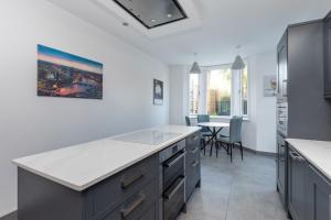 Lrg Stunning 5BD CrouchEnd House