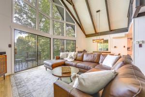 Blue Ridge Pkwy View and Deck Brevard Home!