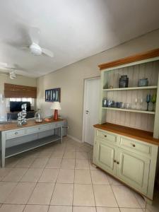 Casa 1 na praia de Juqueí em Condomínio