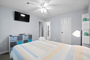 Emerald Escape-Ground Floor in Golf Colony