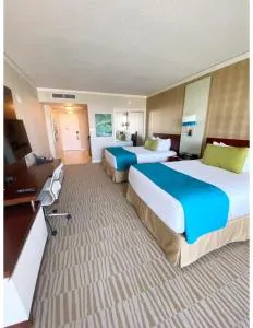 Luxury Suite on the Ocean at Resort in Sunny Isles - Sunny Isles Beach