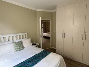 Modern Tranquil Stay