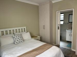 Modern Tranquil Stay