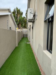 Modern Tranquil Stay