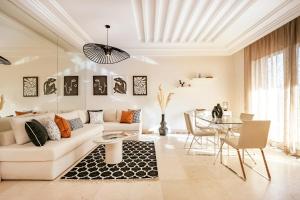 Modern Oasis with Waterpark