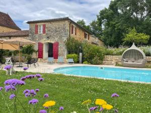 Maisons de vacances Gite D-Amis de Belbouys : photos des chambres