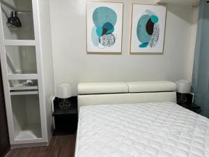 Queen size bed at Air Ayala Ave Makati