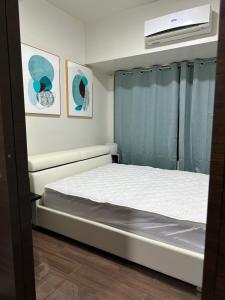 Queen size bed at Air Ayala Ave Makati