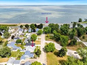 Lake Erie Beach Hutch - بوت-إن-باي