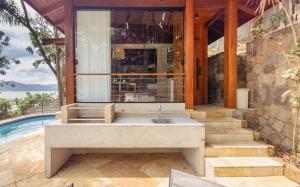 Bangalô Pé na Areia com Piscina MK5729