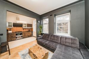 Vibrant Downtown Apartment