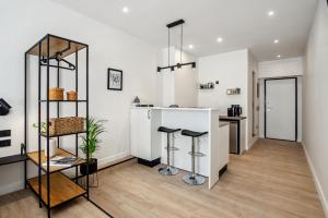 Exquisite Athens Center Suite