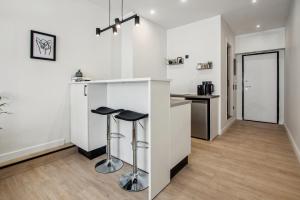 Exquisite Athens Center Suite