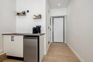 Exquisite Athens Center Suite