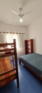 Casa 30 metros da praia com wifi e garagem 6 carros