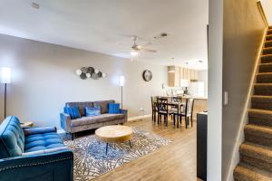 3 Mi to FSU: Townhome w Patio in Tallahassee!