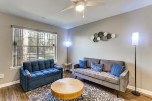 3 Mi to FSU: Townhome w Patio in Tallahassee!