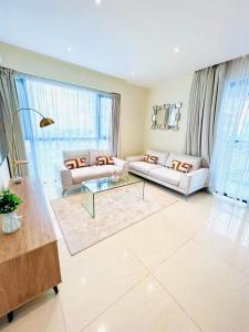 2Bedroom GTC Luxury Apartment top floor views B12802