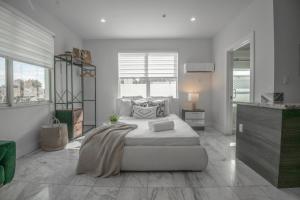 Studio Two room in South Beach Luxury Apartments
