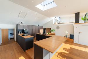 Ocean view in first row. Architectural pearl