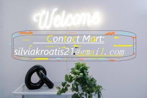 Spacious Deansgate Apartment, Free Park, Sleeps 8