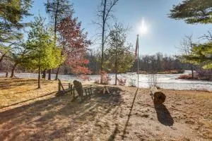 4 Mi to Main Street Riverfront Minnesota Cabin - Becker