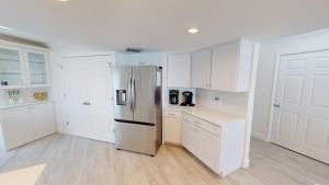 Inlet Reef 301- by Holiday Isle Properties