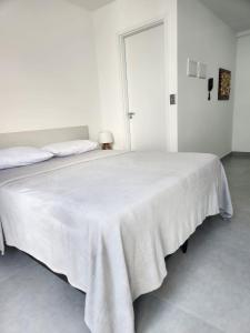 Apartamento Flat, Incrível, 250 M da Praia
