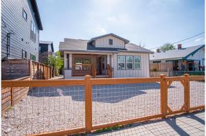 Perfect Spot to Relax 4BR3BA Near DTown Hemisfair