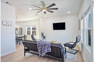 Perfect Spot to Relax 4BR3BA Near DTown Hemisfair