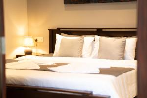 Villa White Elephant