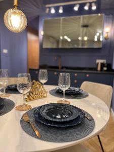 Mià Warsaw - Rotunda