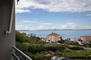 Split Žnjan Beach Apartment with Parking