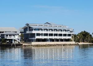Island View waterfront condo