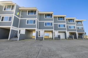 Island View waterfront condo